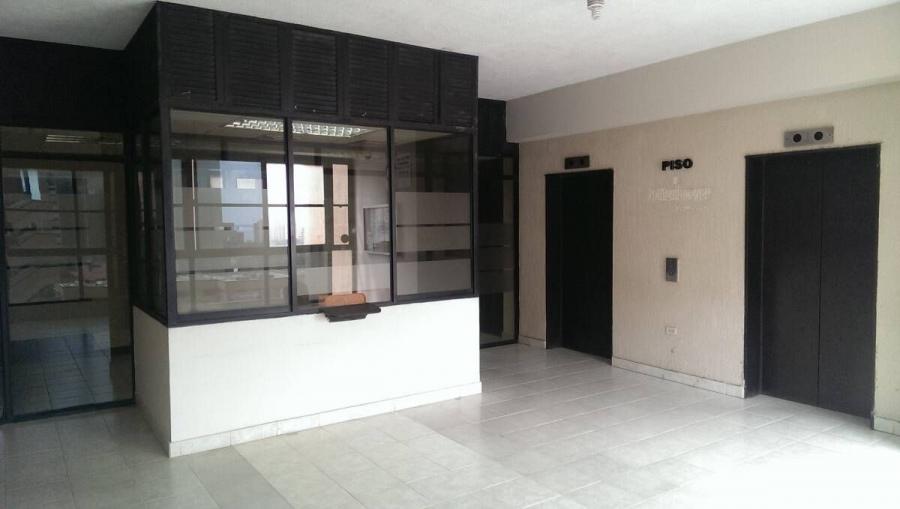 Foto Local en Alquiler en Dr. Portillo, Maracaibo, Zulia - U$D 1.000 - LOA153116 - BienesOnLine