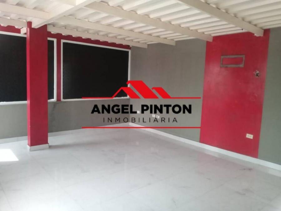 Foto Local en Alquiler en Milagro Norte, Maracaibo, Zulia - U$D 200 - LOA173010 - BienesOnLine