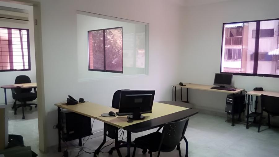 Foto Oficina en Alquiler en Los Chaguaramos, Distrito Federal - U$D 500 - OFA201368 - BienesOnLine