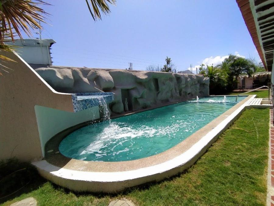 Foto Hotel en Venta en playa parguito, Nueva Esparta - U$D 170.000 - HOV190285 - BienesOnLine