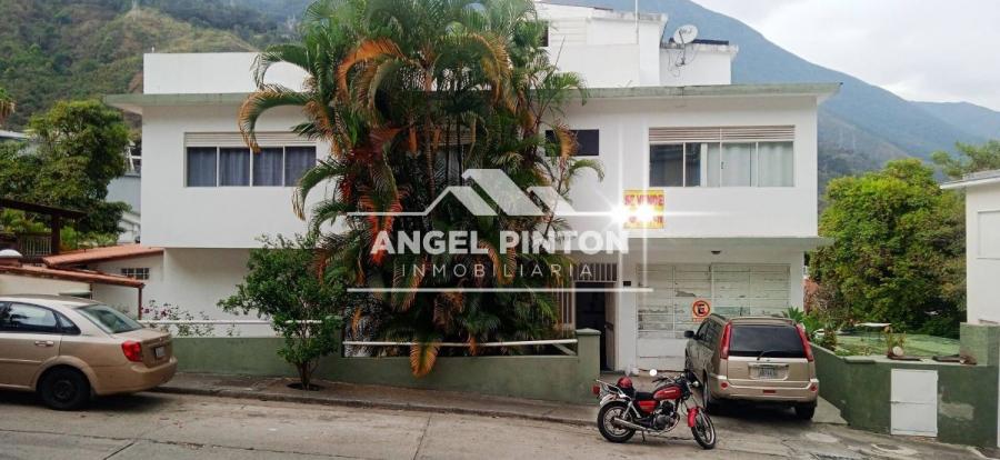 Foto Casa en Venta en Caracas, Distrito Federal - U$D 190.000 - CAV195137 - BienesOnLine