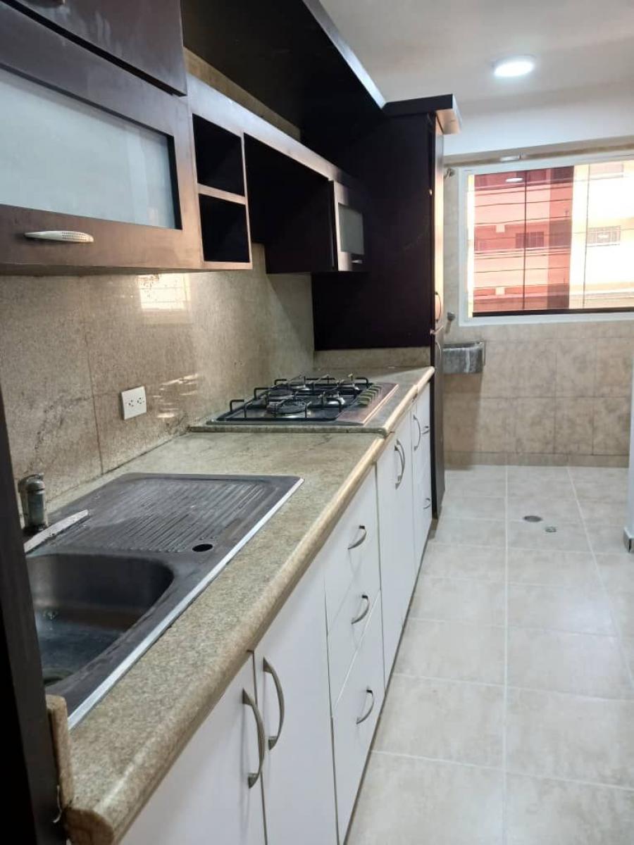 Foto Apartamento en Venta en AVENIDA BOLIVAR, AVENIDA BOLIVAR, Carabobo - U$D 250 - APV214253 - BienesOnLine