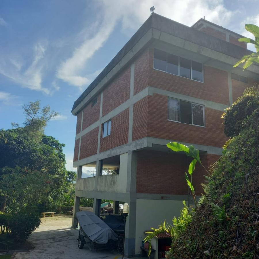 Foto Casa en Venta en EL HATILLO, EL HATILLO, Distrito Federal - U$D 680.000 - CAV198821 - BienesOnLine