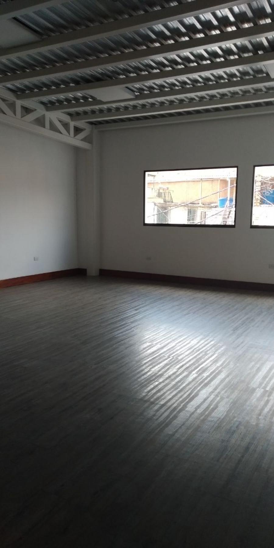 Foto Local en Alquiler en BARUTA, Caracas, Distrito Federal - U$D 2.100 - LOA192666 - BienesOnLine