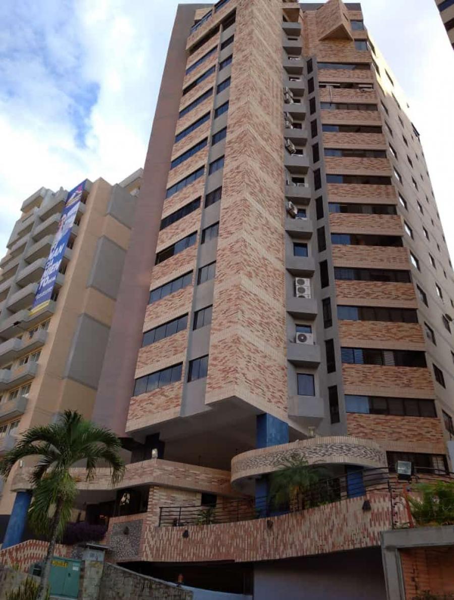 Foto Apartamento en Alquiler en La Trigalea, Valencia, Carabobo - U$D 550 - APA217156 - BienesOnLine