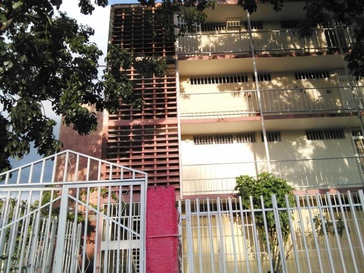Foto Apartamento en Venta en jose casanova godoy, maracay, Aragua - BsF 7.203.200.000 - APV105878 - BienesOnLine
