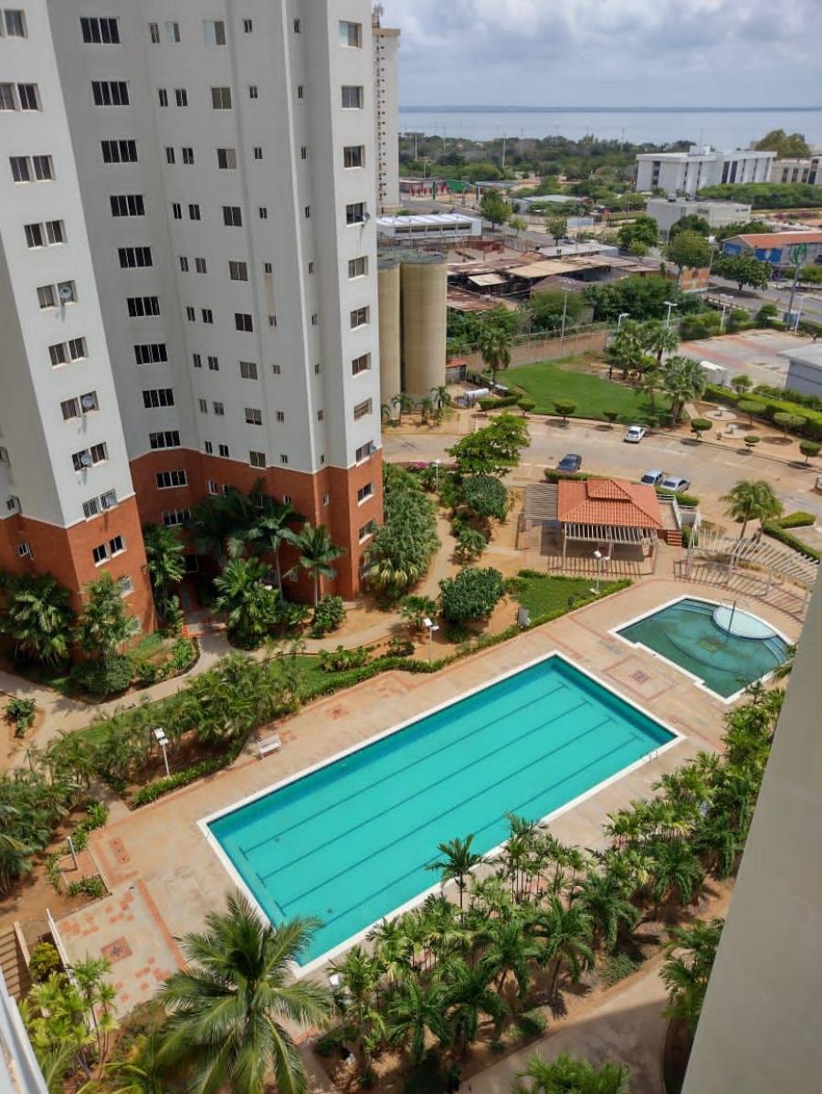 Foto Apartamento en Venta en Av. El Milagro, Maracaibo, Zulia - U$D 20.000 - APV159568 - BienesOnLine