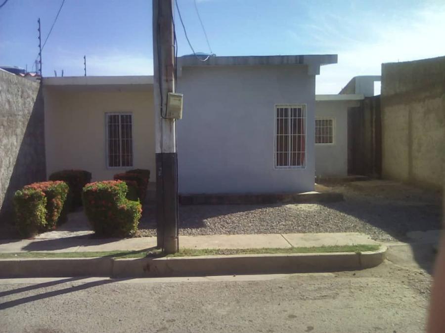 Foto Casa en Venta en Intercomunal Coro-La Vela, Falcn - U$D 8.000 - CAV144171 - BienesOnLine