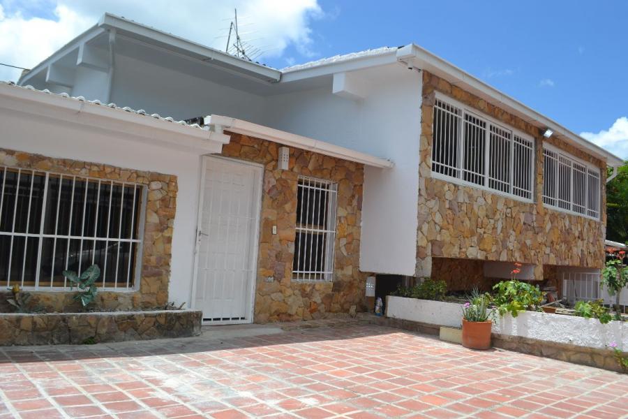 Foto Casa en Venta en BARUTA, LA TRINIDAD, Distrito Federal - U$D 165.000 - CAV181375 - BienesOnLine