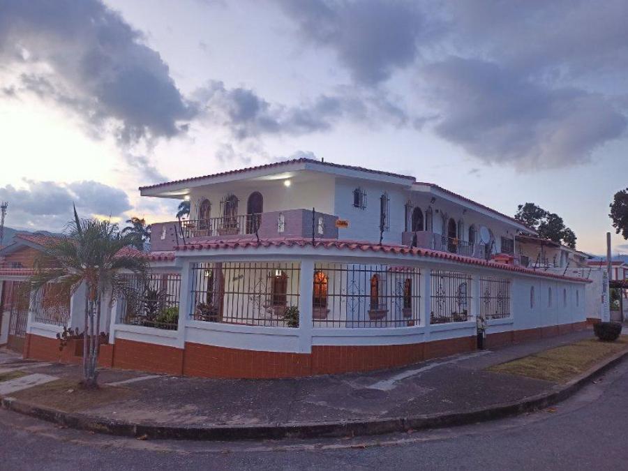 Foto Casa en Venta en SAN JOSE, TRIGAL NORTE, Carabobo - U$D 160.000 - CAV198451 - BienesOnLine