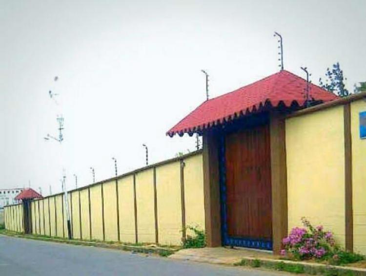 Home in Metric Way