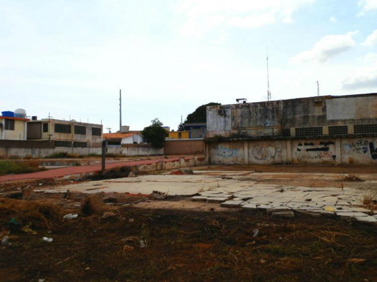 Foto Terreno en Venta en Avenida Universidad, Maracaibo, Zulia - BsF 26.000.000 - TEV52273 - BienesOnLine