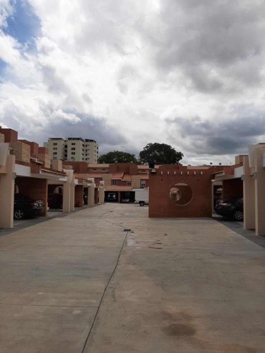 Foto Casa en Venta en VALLES DE CAMORUCO, Valencia, Carabobo - U$D 130.000 - CAV142327 - BienesOnLine