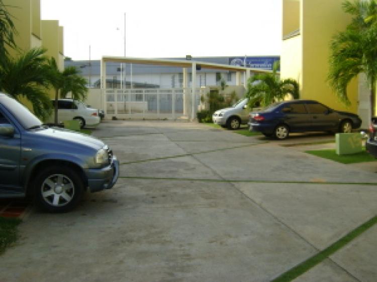 Foto Casa en Alquiler en Av Goajira  MLS11-2620, Maracaibo, Zulia - BsF 5.500 - CAA23643 - BienesOnLine