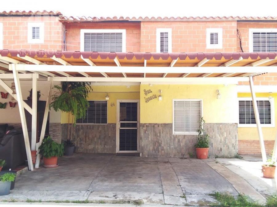 Foto Casa en Venta en Los Guayos, Carabobo - U$D 25.000 - CAV176860 - BienesOnLine