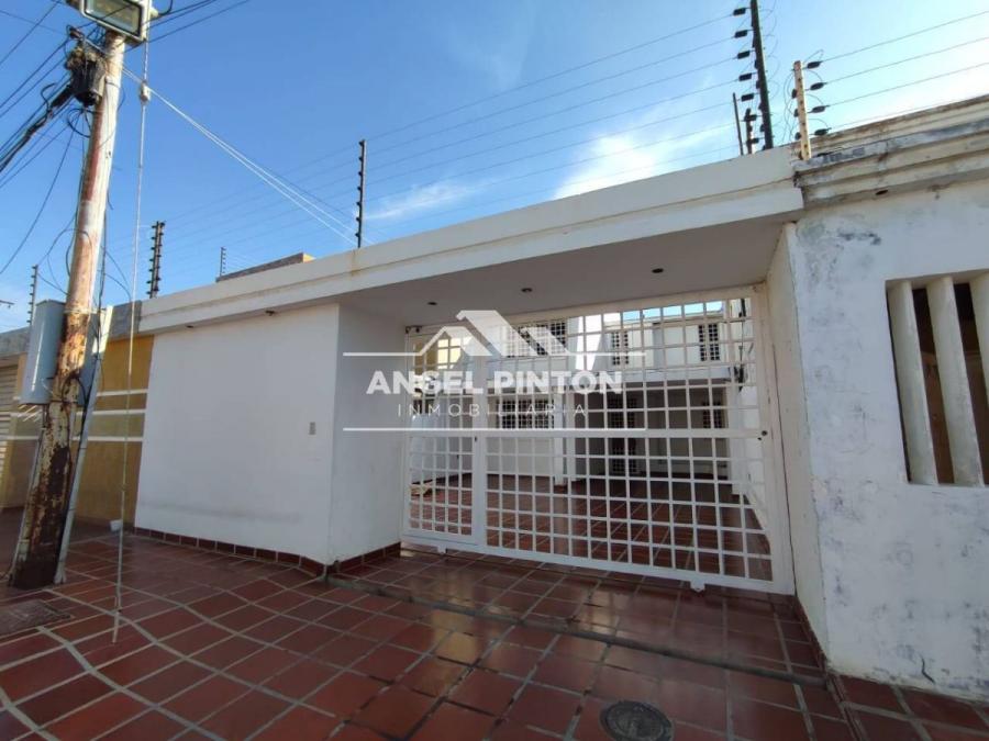 Foto Casa en Venta en Maracaibo, Zulia - U$D 30.000 - CAV203310 - BienesOnLine