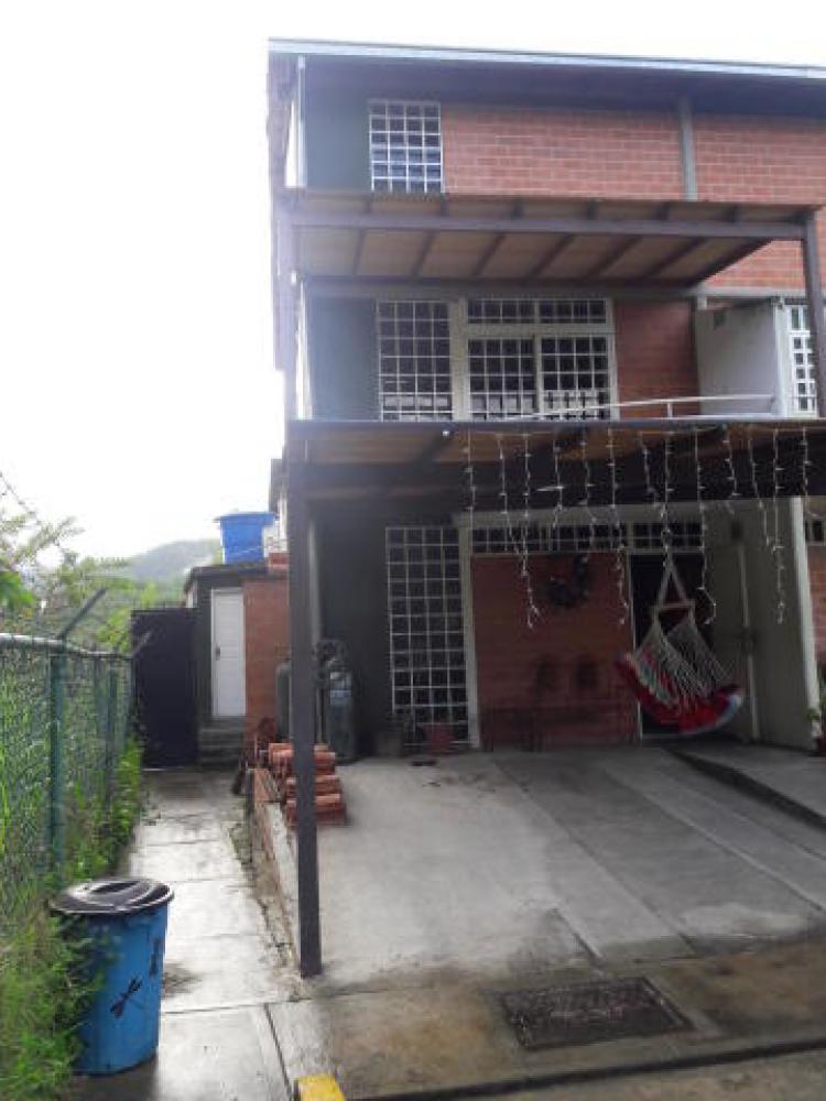 Foto Casa en Venta en Caracas, Distrito Federal - CAV110938 - BienesOnLine