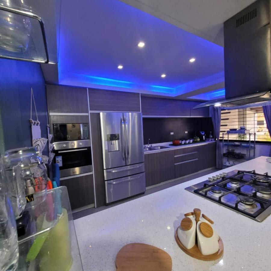 Home in Metric Way