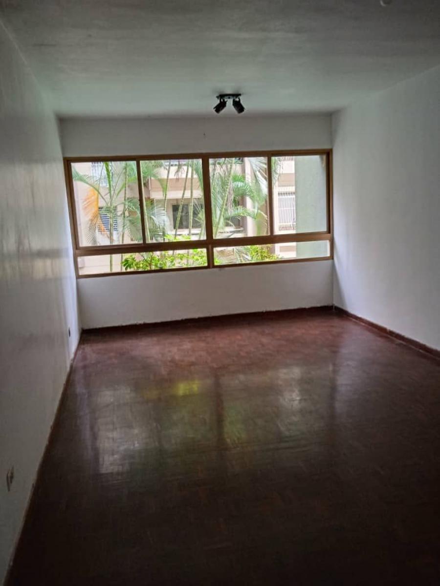 Foto Apartamento en Venta en El Cigarral, Municipio El Hatillo, Distrito Federal - U$D 49.000 - APV188738 - BienesOnLine
