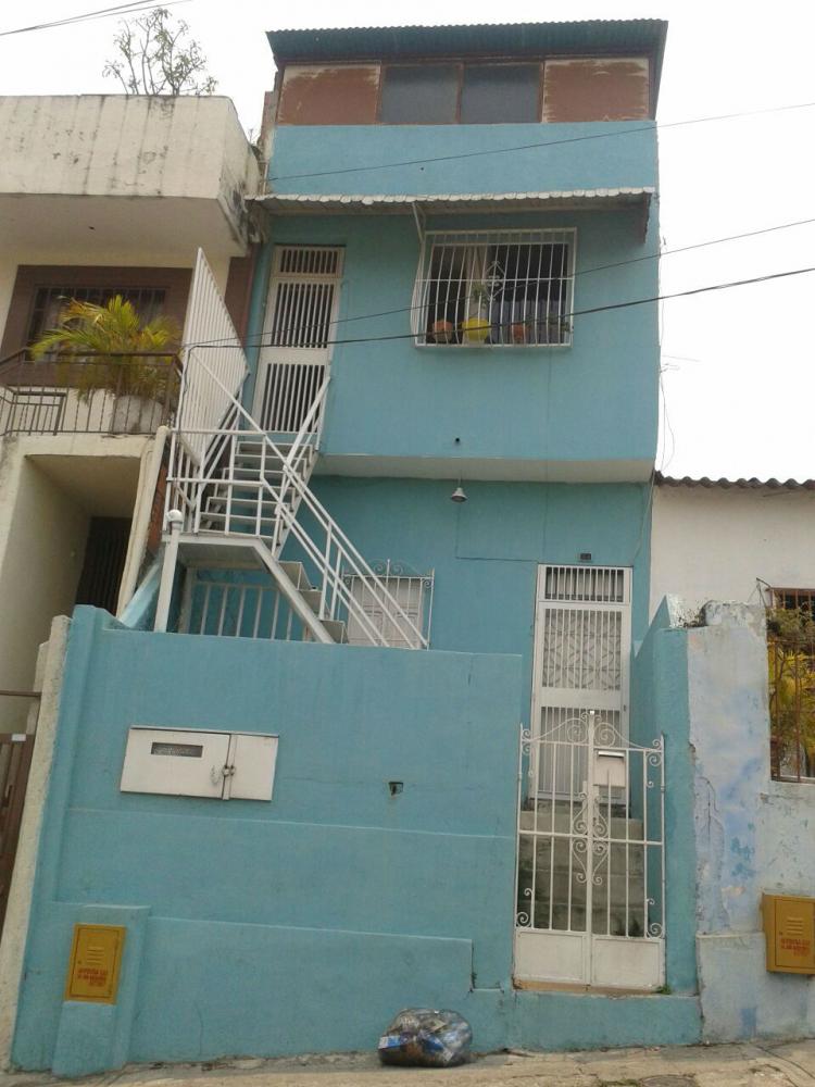 Foto Casa en Venta en Catia, Caracas, Distrito Federal - BsF 35.000.000 - CAV77503 - BienesOnLine