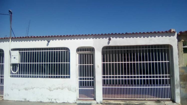 Foto Casa en Venta en FLOR AMARILLO, Valencia, Carabobo - BsF 12.000 - CAV111112 - BienesOnLine