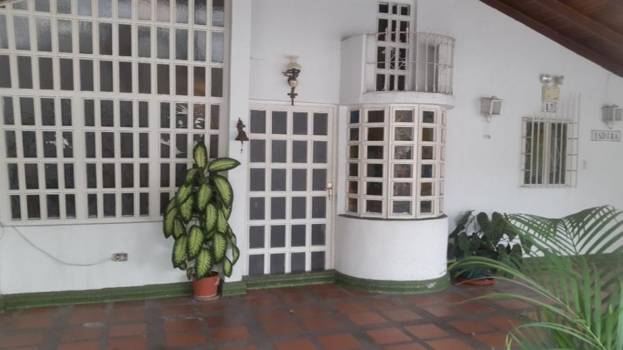 Foto Casa en Venta en Maracay, Maracay, Aragua - U$D 35.000 - CAV142705 - BienesOnLine