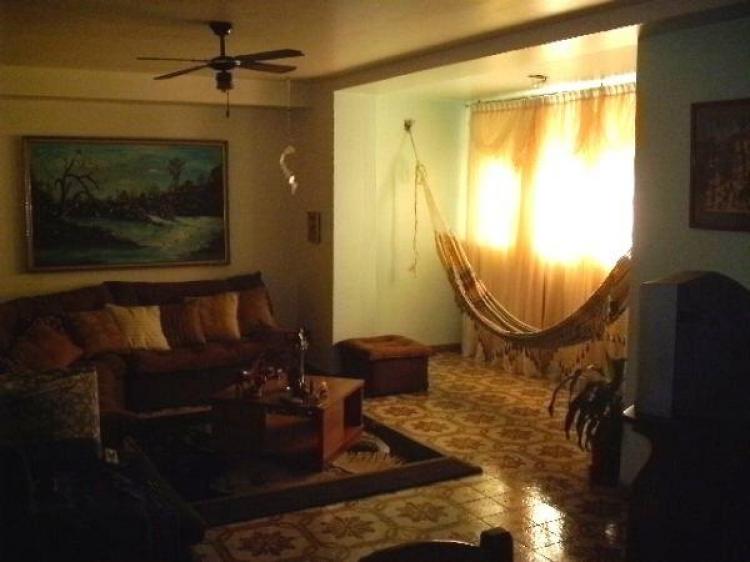 Foto Apartamento en Venta en Urb. Andres Bello, Maracay, Aragua - BsF 795.000 - APV21550 - BienesOnLine