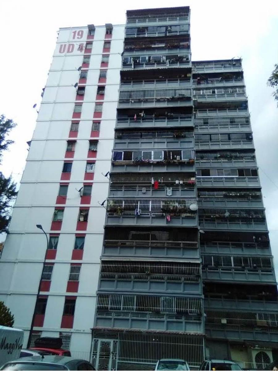 Foto Apartamento en Venta en Caricuao, Distrito Federal - U$D 16.000 - APV150428 - BienesOnLine