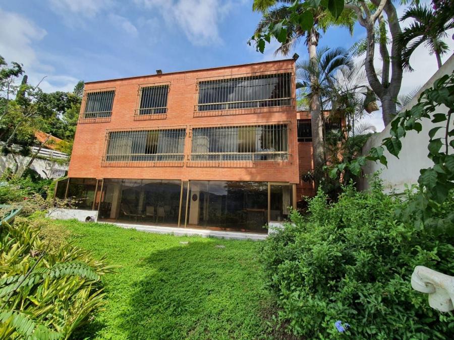 Foto Casa en Venta en prados del este moderna de tres plantas miranda ca, Distrito Federal - U$D 350.000 - CAV210484 - BienesOnLine