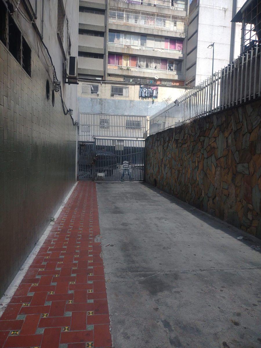 Home in Metric Way