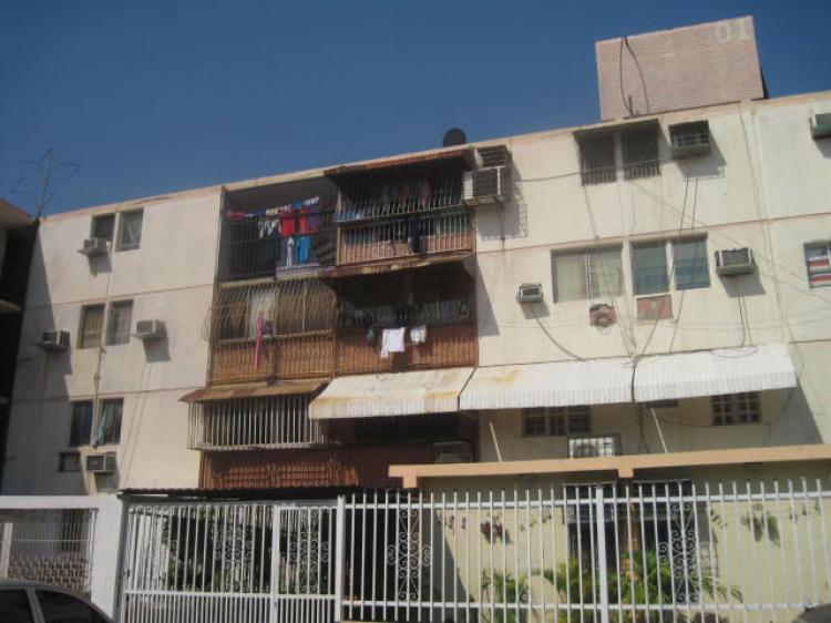Foto Apartamento en Venta en urb. Ral Leoni, Maracaibo, Zulia - BsF 9.500.000 - APV71764 - BienesOnLine