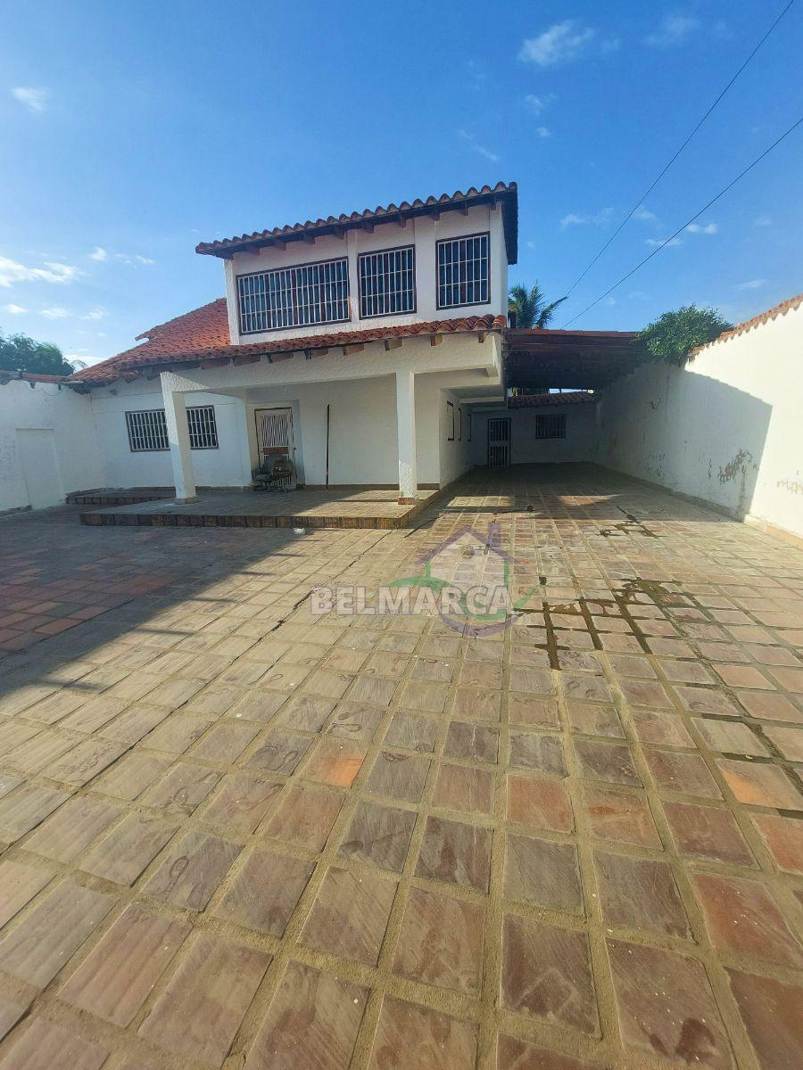 Foto Casa en Venta en Lecheria, AV. PRINCIPAL Lecheria, Anzotegui - U$D 80.000 - CAV183039 - BienesOnLine