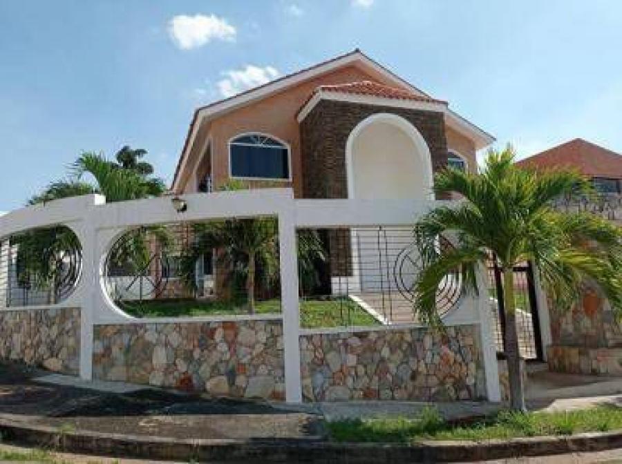 Foto Casa en Venta en Valencia, Valencia, Carabobo - U$D 550.000 - CAV177448 - BienesOnLine