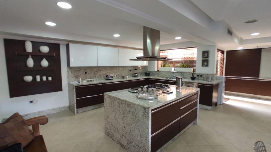 Foto Casa en Venta en Valencia, Guataparo, Carabobo - U$D 245.000 - CAV178874 - BienesOnLine
