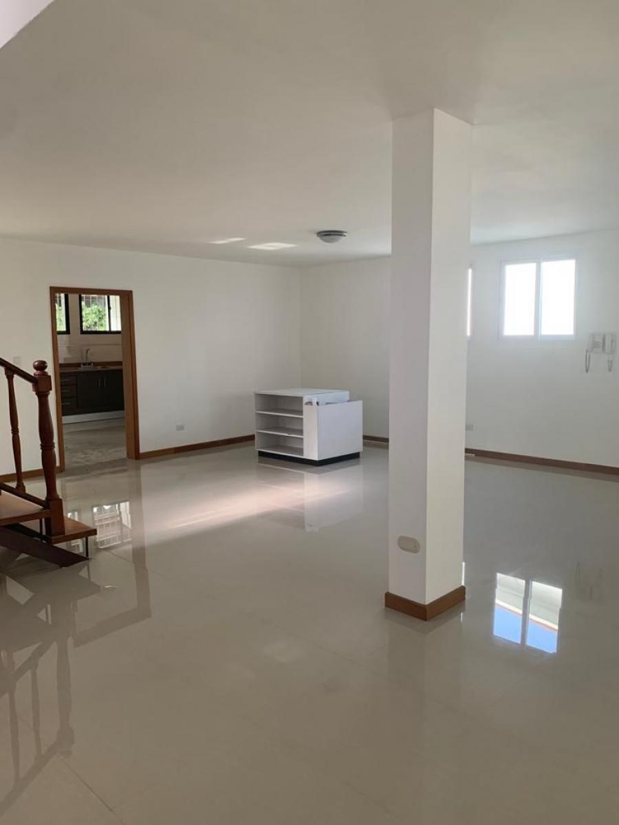 Foto Casa en Venta en Caracas, Distrito Federal - U$D 400.000 - CAV179894 - BienesOnLine