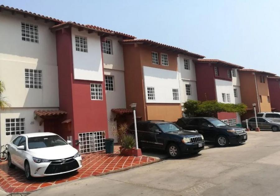 Foto Casa en Venta en Avenida r-16 lecheria, Anzotegui - U$D 100.000 - CAV151249 - BienesOnLine