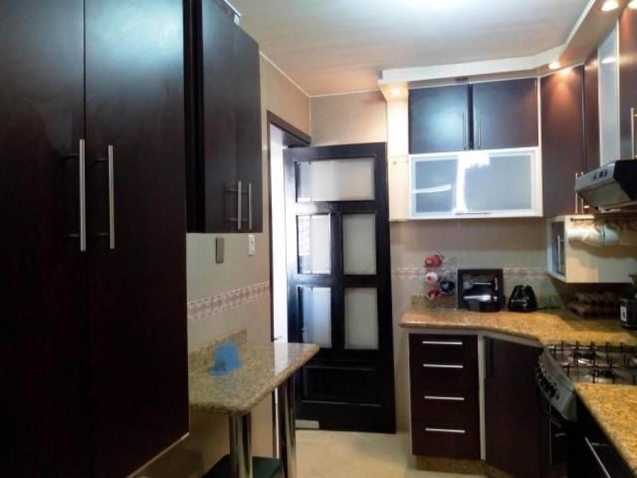 Foto Apartamento en Venta en GIRARDOT, Maracay, Aragua - BsF 22.000 - APV113013 - BienesOnLine