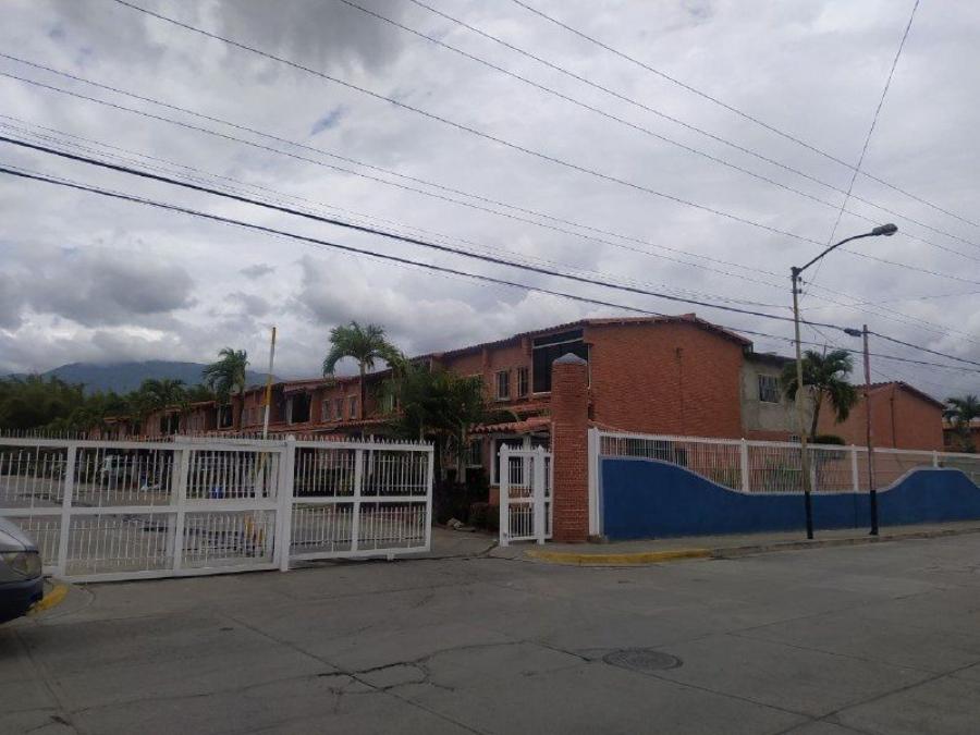 Foto Casa en Venta en Guatire, Miranda - U$D 42.000 - CAV197057 - BienesOnLine