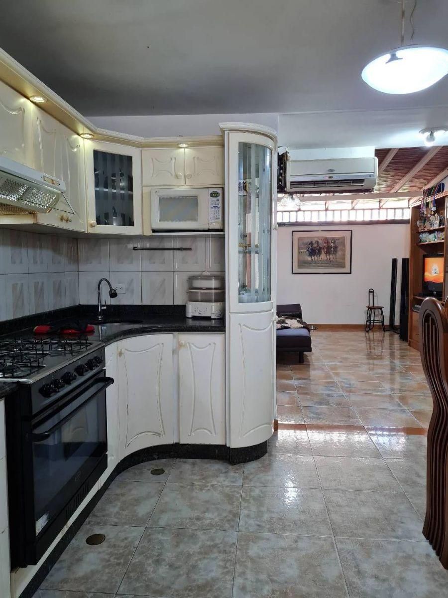 Foto Casa en Venta en Valencia, Carabobo - U$D 33.000 - CAV161681 - BienesOnLine