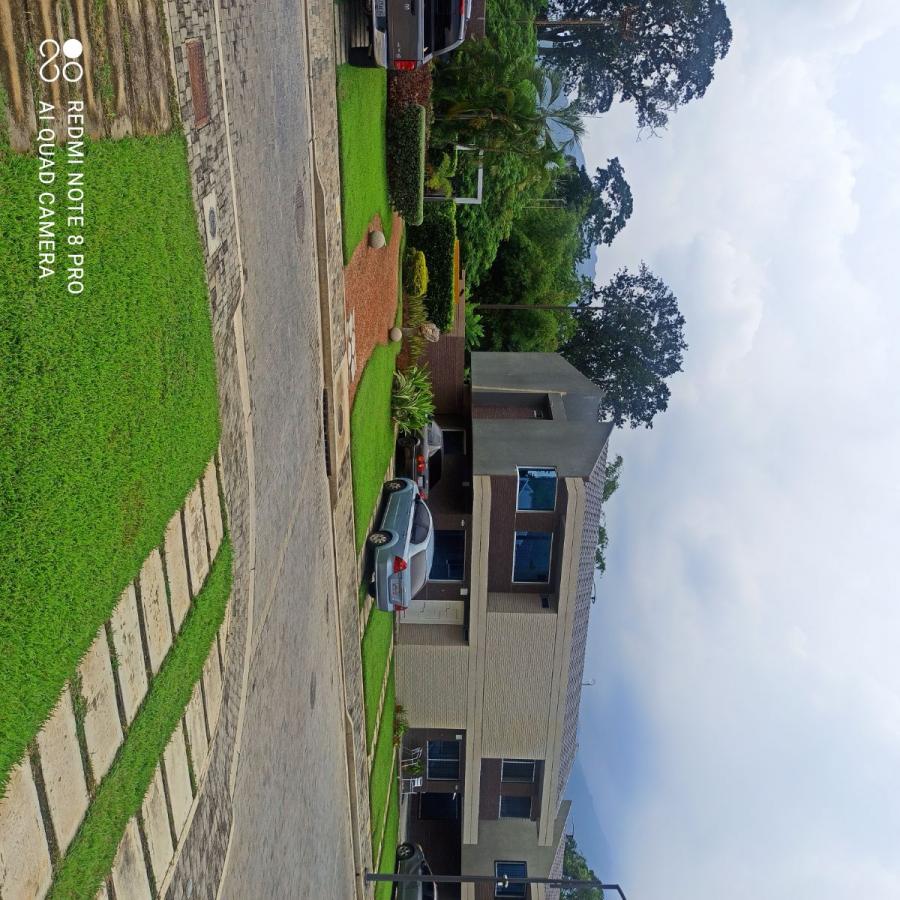 Home in Metric Way