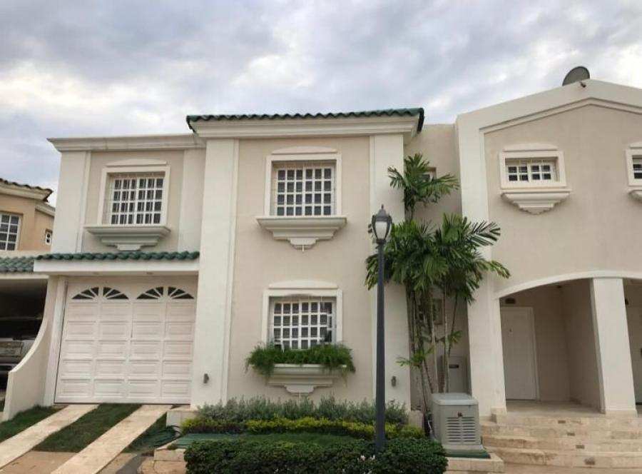 Foto Casa en Venta en Maracaibo, Zulia - U$D 350.000 - CAV131209 - BienesOnLine